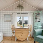 Aruna - 200m From The Sea By Interhome *
