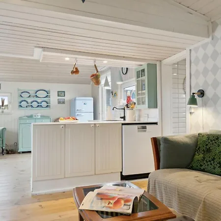 Aruna - 200m From The Sea By Interhome *