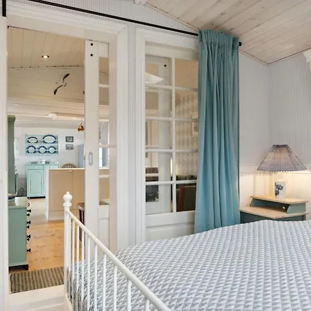 Aruna - 200m From The Sea By Interhome